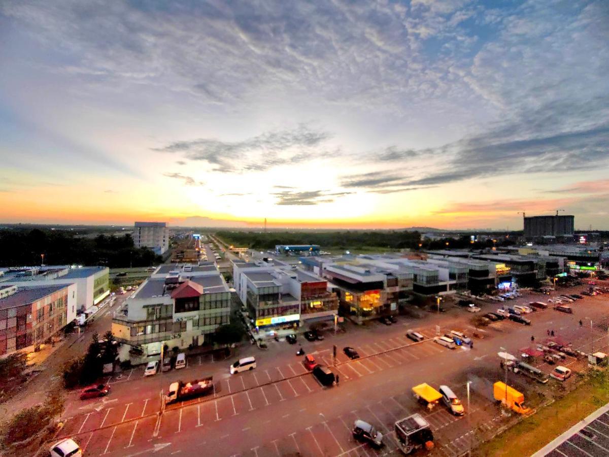 Alanis Residence 7 Pax @ Sepang Klia Kota Warisan Eksteriør billede
