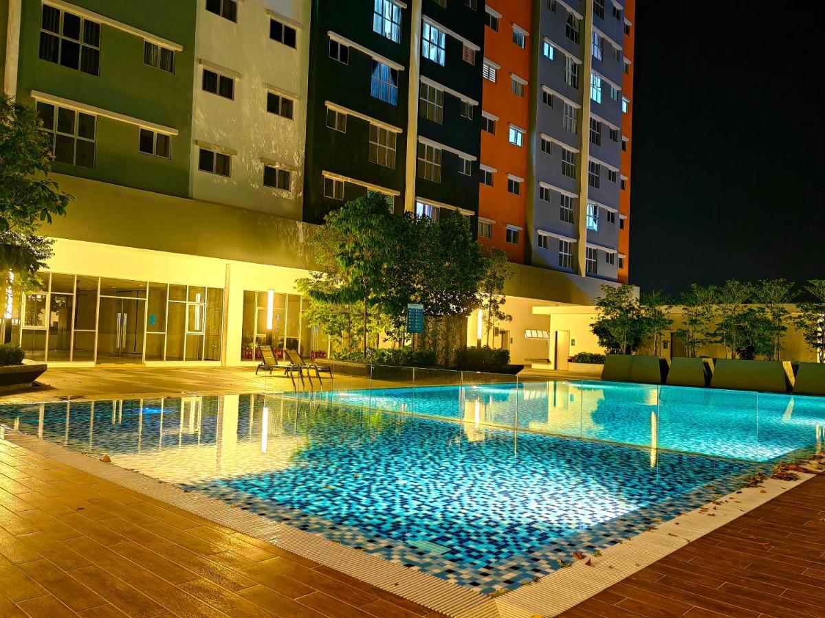 Alanis Residence 7 Pax @ Sepang Klia Kota Warisan Eksteriør billede