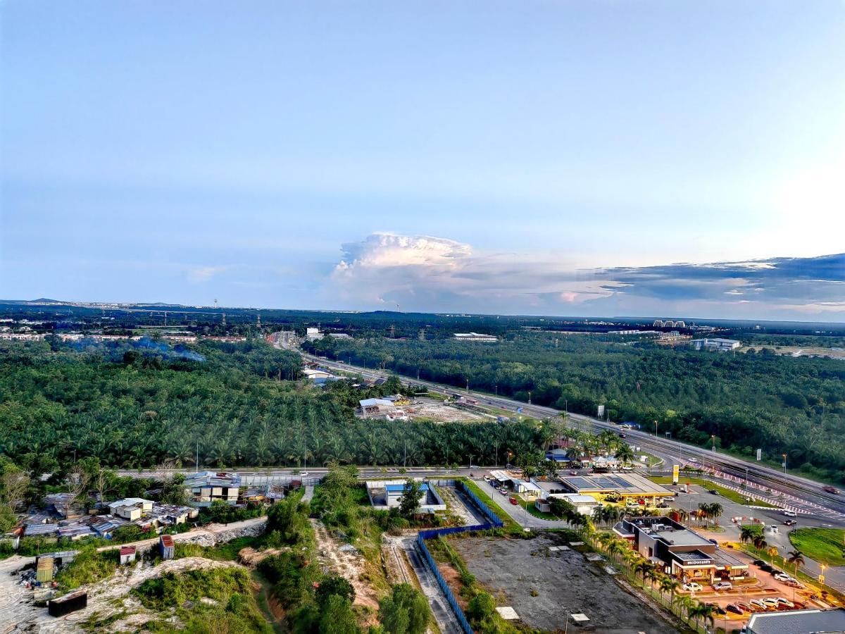 Alanis Residence 7 Pax @ Sepang Klia Kota Warisan Eksteriør billede
